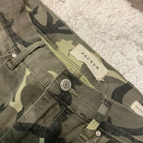 Women's Pac Sun Camo
Pants ( 26) - Picture 4 of 4
